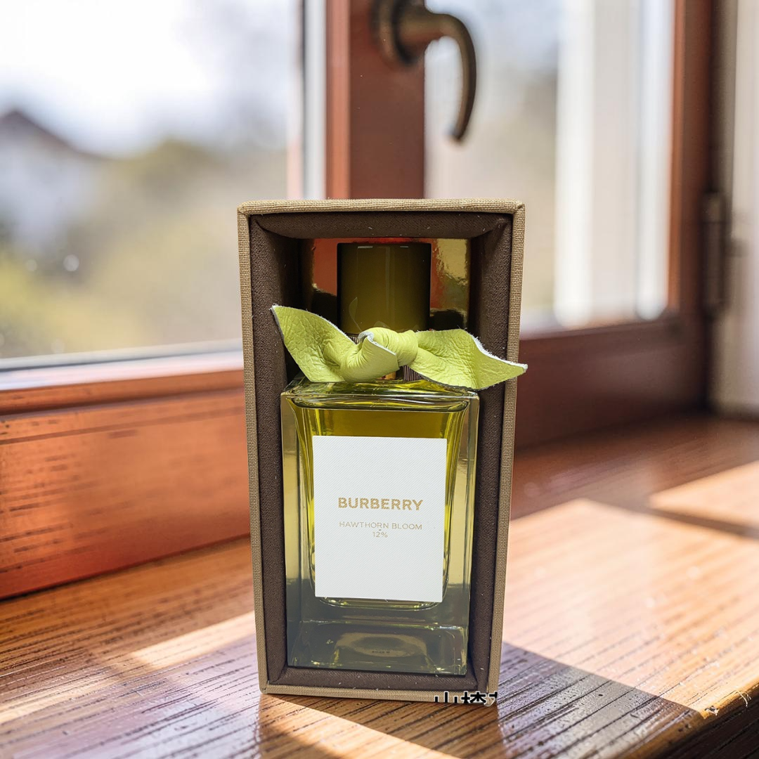 Burberry Hawthorn Bloom Eau de Parfum 100ml Fresh Floral Green Unisex Fragrance