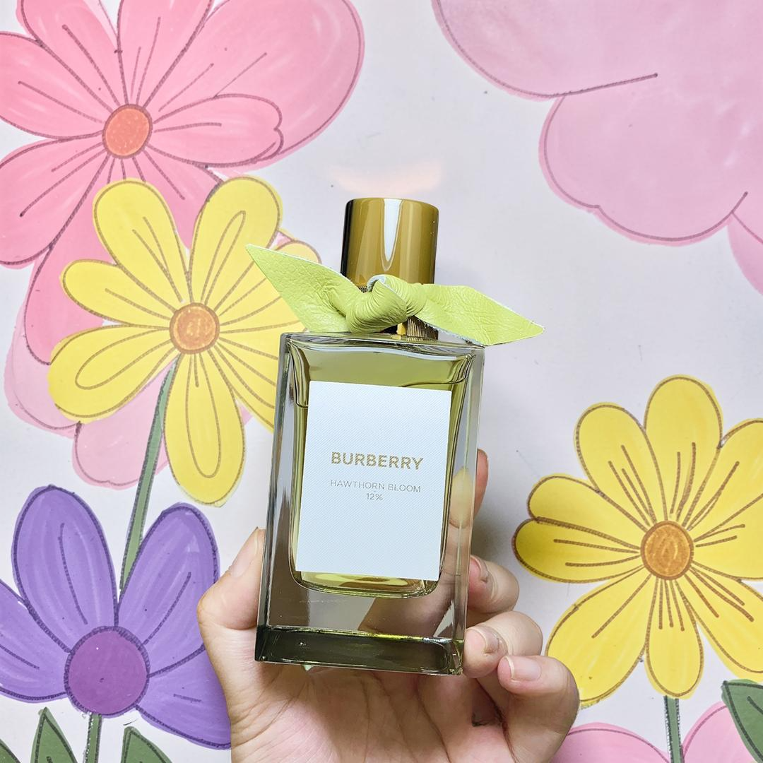 Burberry Hawthorn Bloom Eau de Parfum 100ml Fresh Floral Green Unisex Fragrance