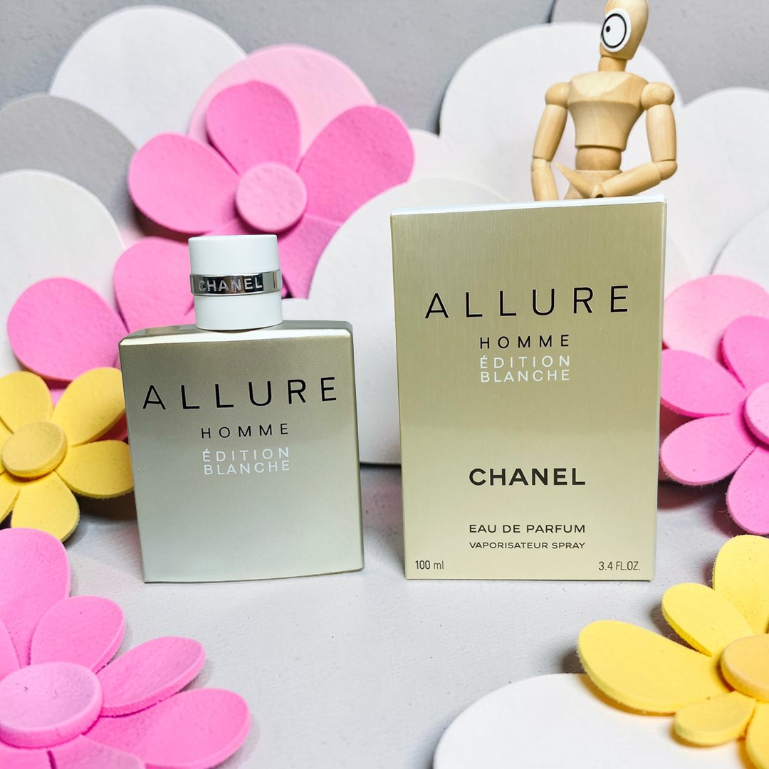 Chanel Travel Miniature Fragrance Gift Set - Chance Selection, N°5 Eau de Parfum, and Coco Mademoiselle - 5-Piece Deluxe Sampler Collection