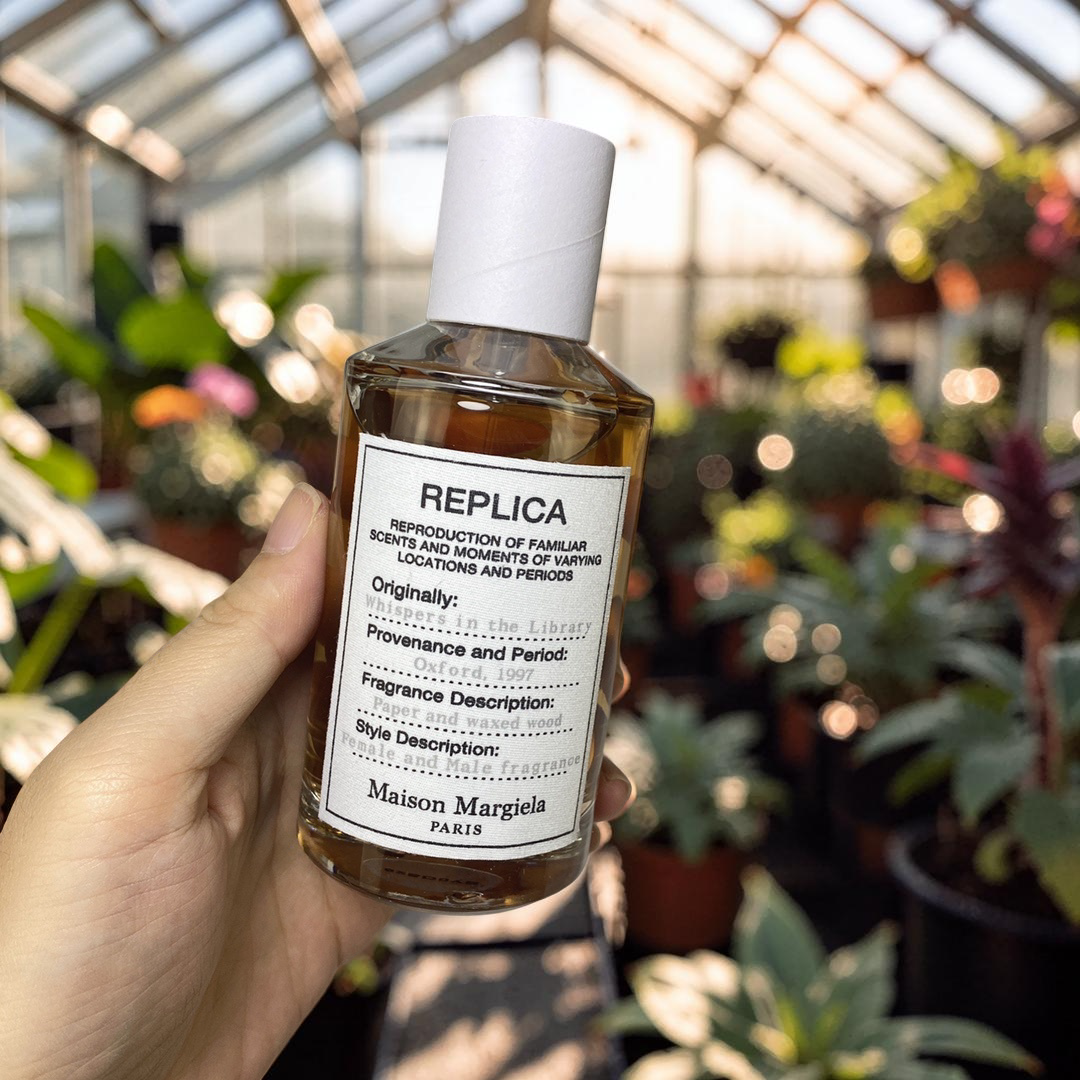 Maison Margiela REPLICA Whispers in the Library Eau de Toilette